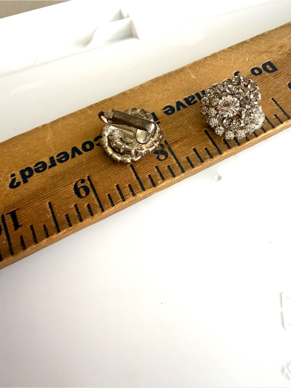 Vintage Clion Earrings - Picture 2 of 2